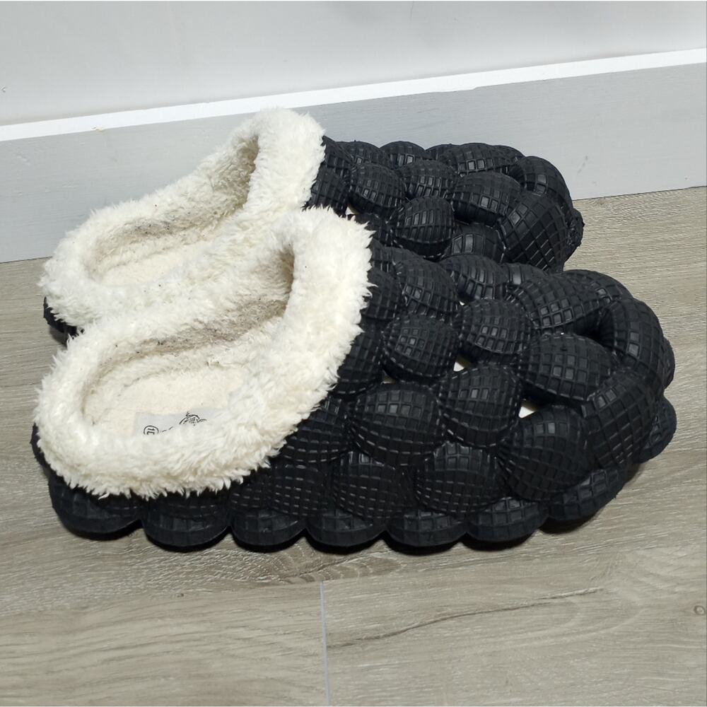 Sole Mates Black Bubble Clogs With White Fleece Lining Size 10
